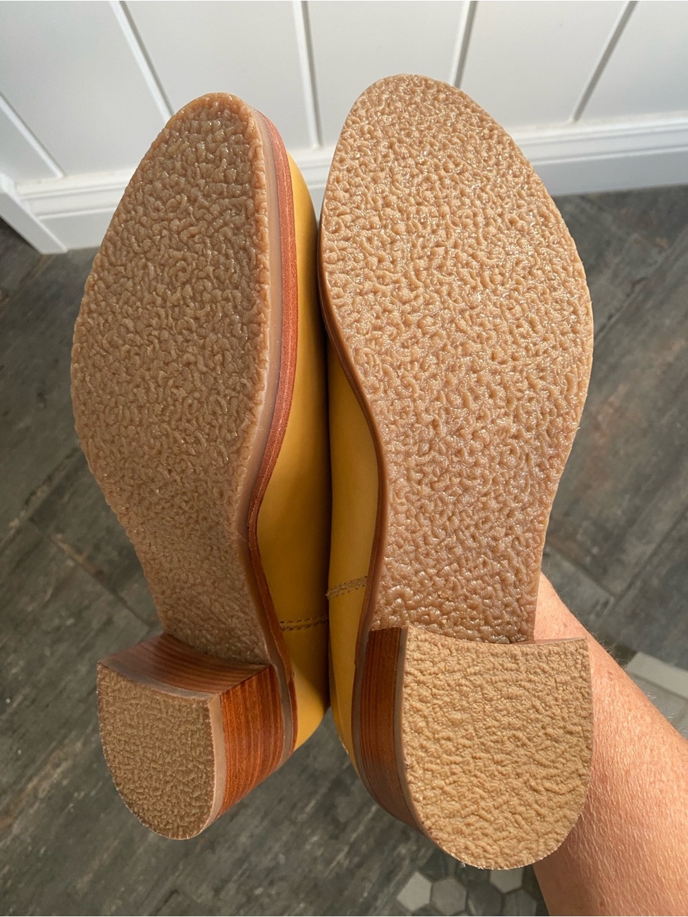 NEW Frye Camryn Leather Boots in gorgeous Banana colour - Picture 8 of 10